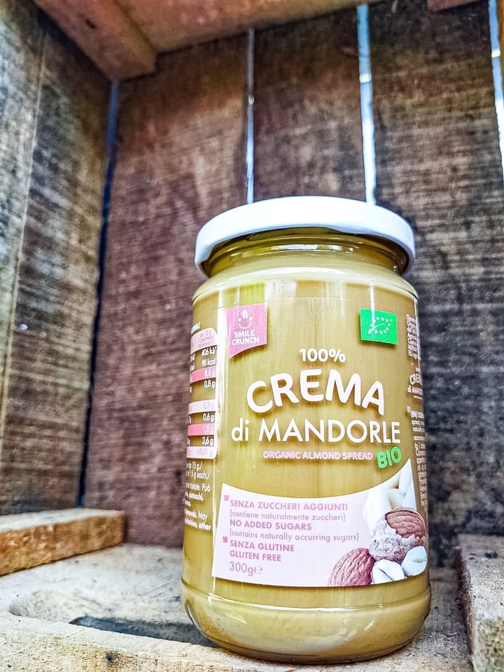 photo of Smile crunch Crema 💯 % Mandorle shared by @aria95 on  21 May 2020 - review