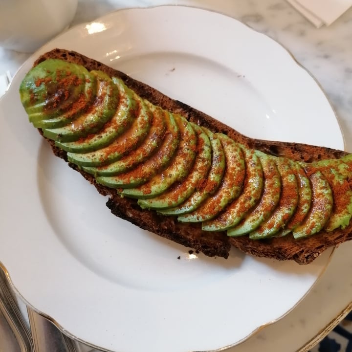 photo of Gelsomina Pane ai grandi antichi con avocado e paprika dolce shared by @jessicarebeg on  08 May 2022 - review