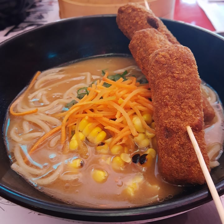 photo of KOI Beer & Dumplings - Lavalleja Ramen De Miso Ahumado Con Tofu shared by @florcie444 on  01 Aug 2022 - review