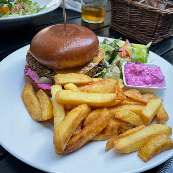 review photo of Black Sheep Arms Vegan Burgher shared by @federicapi on 17 Aug 2022 - review