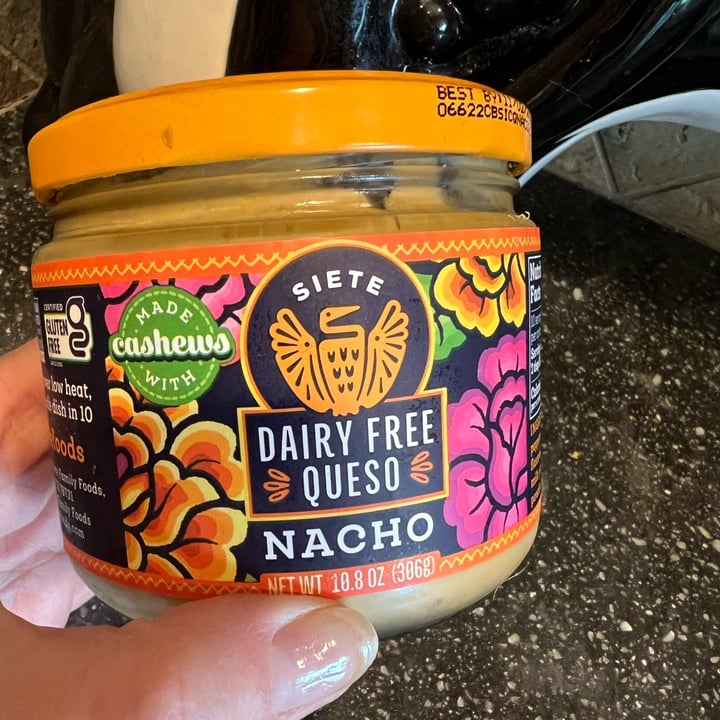 photo of Siete Family Foods Nacho Queso shared by @ebookoneill on  31 May 2022 - review