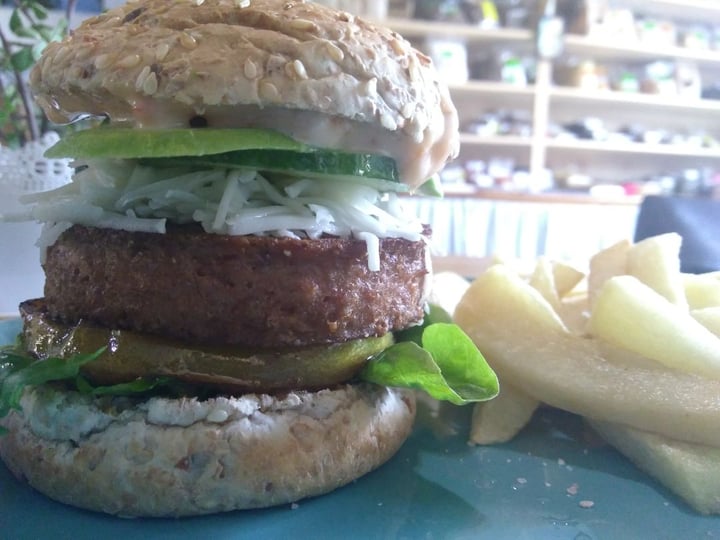 photo of Pure Café Beyond Burger shared by @cris on  12 Jul 2019 - review