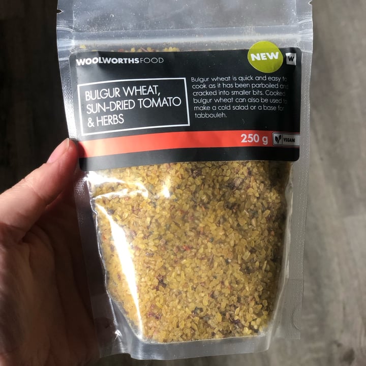 photo of Woolworths Food Bulgur Wheat, Sundried Tomatoes and Herbs shared by @lenicpretorius on  01 Nov 2021 - review