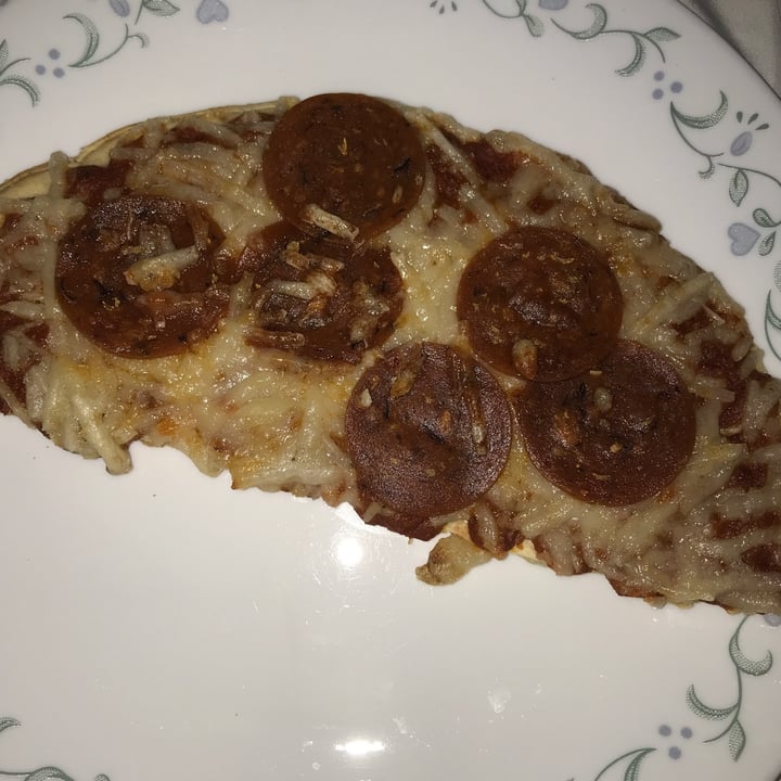 photo of Daiya Gluten-free Pizza Meatless Pepperoni Style shared by @rocior on  08 Sep 2021 - review