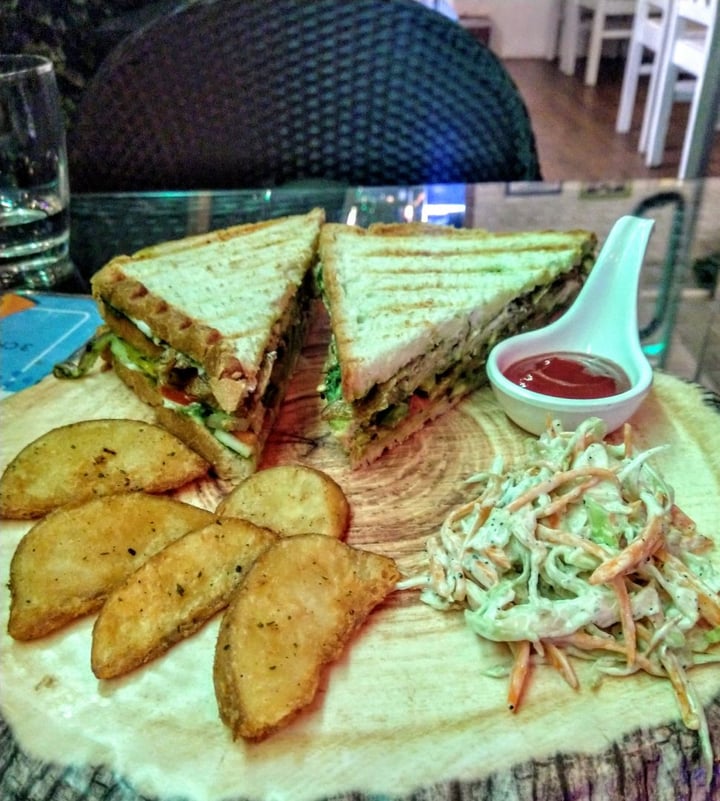 photo of Earthlings' Cafe Club Sandwich shared by @moshmitra on  21 Nov 2019 - review