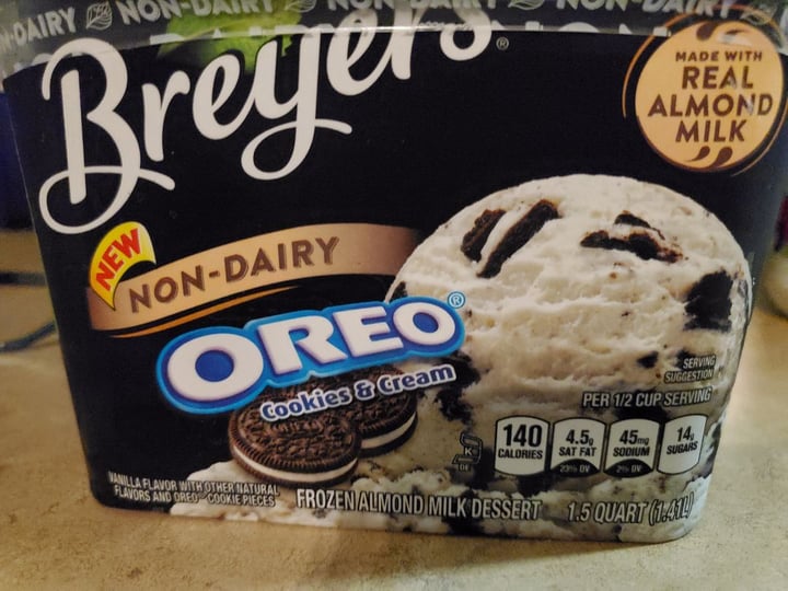 photo of Breyers Non-Dairy Oreo Cookies and Cream Ice Cream shared by @littlebuckets on  19 Dec 2019 - review