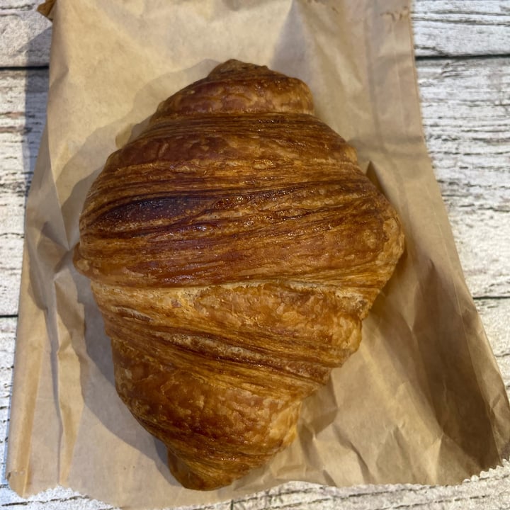 photo of Innocent Yesterday Croissant shared by @veganfoodcrazy on  09 Nov 2022 - review
