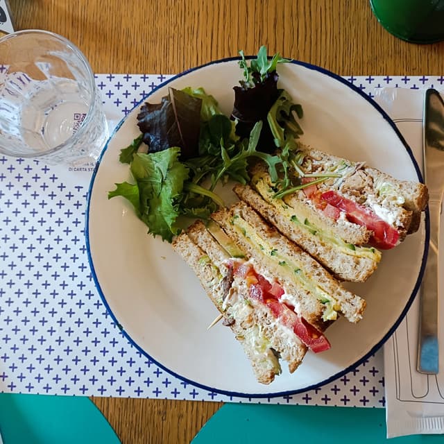 菜肴“club sandwich”的照片