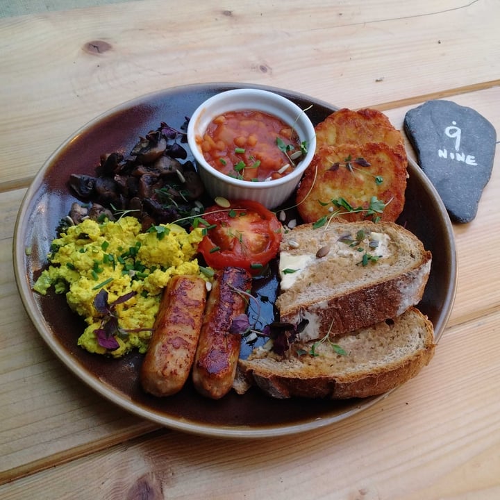 photo of Bonobo Cafe Bonobo Fry-up shared by @veganadam on  15 Sep 2022 - review