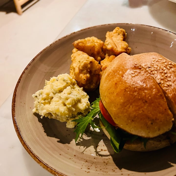 photo of Real Food Lentil Quinoa Burger shared by @consciouscookieee on  23 Jun 2022 - review