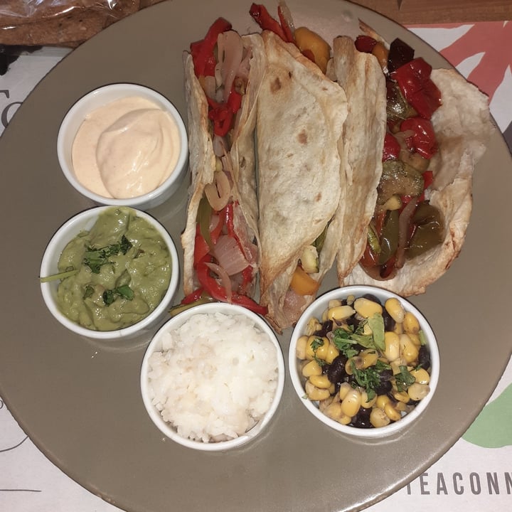 photo of Tea Connection Lomitas Buenos tacos shared by @zoemontiel on  28 Nov 2020 - review
