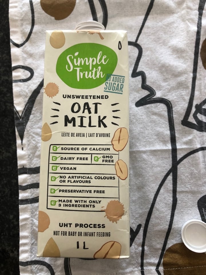 photo of Simple Truth Unsweetened Oat Milk shared by @caittyler on  10 Dec 2019 - review