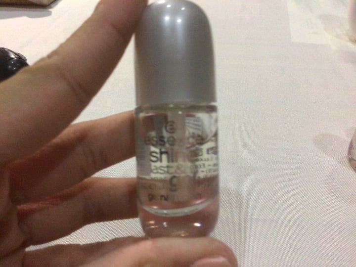 review photo of Essence Cosmetics Essence shine last and go shared by @finjayinreinhard on 16 Mar 2022 - review