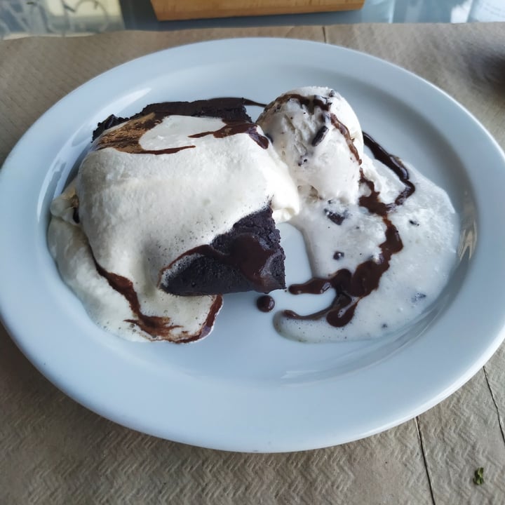photo of Mandrágora Restaurante Vegano/Vegetariano Brownie de almendras shared by @sergivalero on  25 Aug 2022 - review