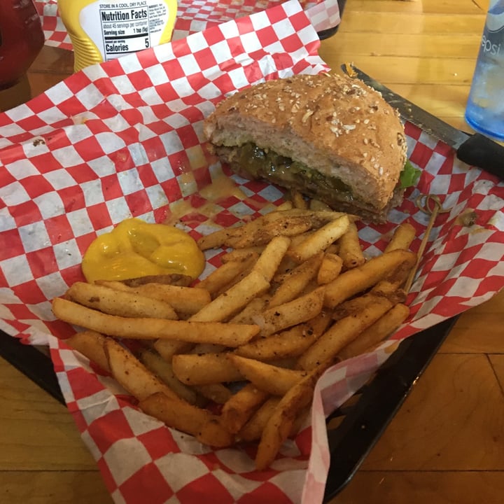 photo of Hot Chip VEGAN Burger Bar Smells Like Updog shared by @navy5150 on  25 Jul 2021 - review