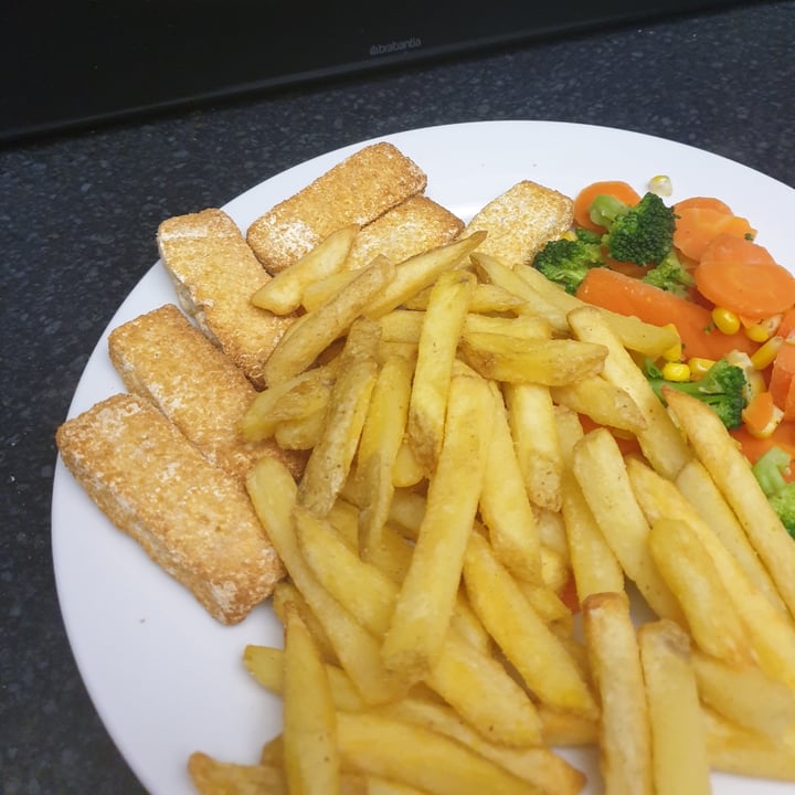 review photo of No fish fingers 6 crispy coated fingers shared by @truckergamer on 27 Nov 2020 - review