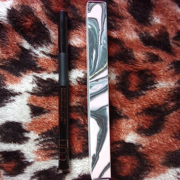 review photo of Natura Una pincel delineador negro shared by @mercabitch on 05 Oct 2020 - review