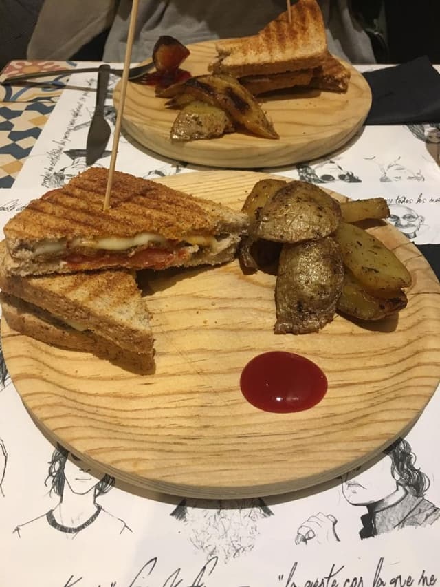 Foto do prato “Bikini sandwich”