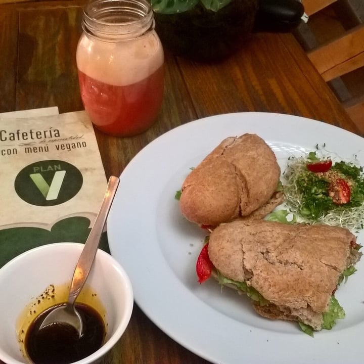 photo of Plan V Café Baguette de Vegetales shared by @laaprendiz on  05 Mar 2020 - review
