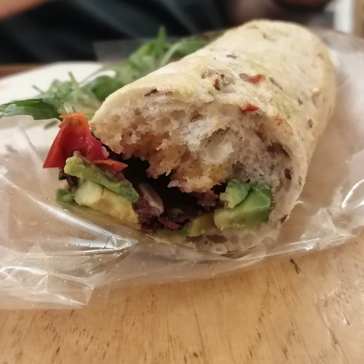 photo of Pret A Manger Avo, Olive & Tom's Baguette shared by @the-vegan-one on  18 Apr 2022 - review