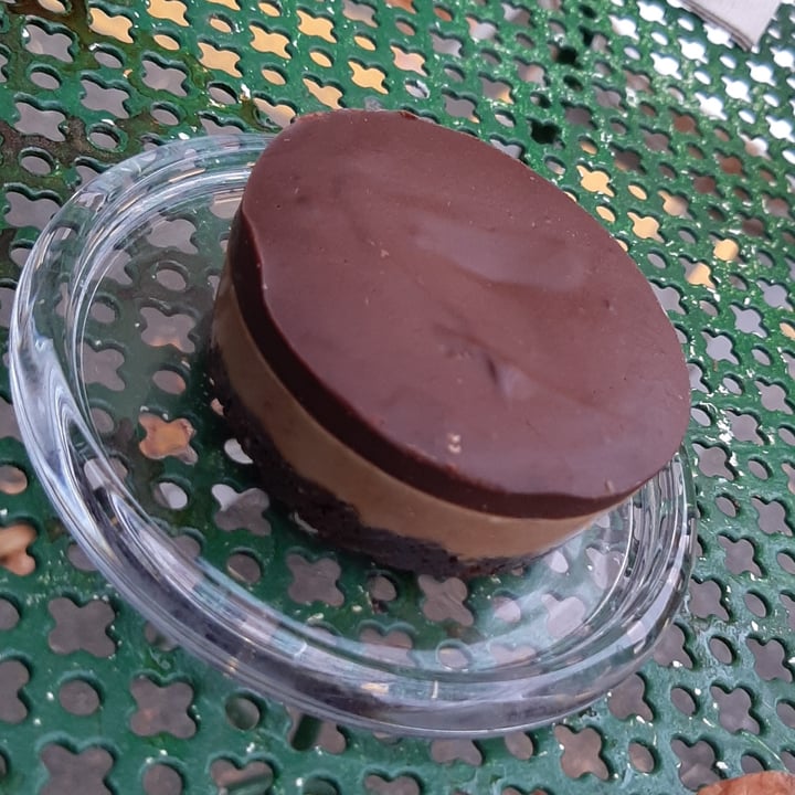 photo of Mama Carmen´s Peanut butter chocolate cup shared by @plantsfeelthough on  26 Nov 2020 - review