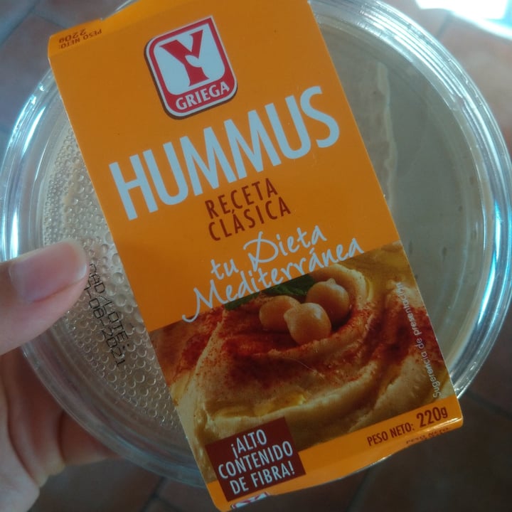 photo of Y Griega Hummus Receta Clásica 220g shared by @theandalusianqueer on  01 Aug 2021 - review