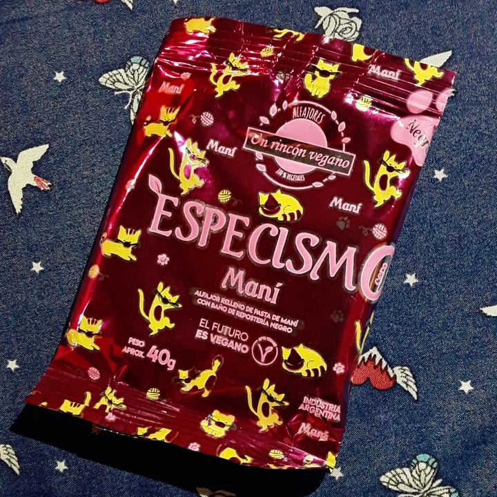 review photo of Un Rincón Vegano Especismo Alfajor Relleno de Pasta de Maní con Baño de Repostería Negro shared by @aldusita on 16 Apr 2021 - review
