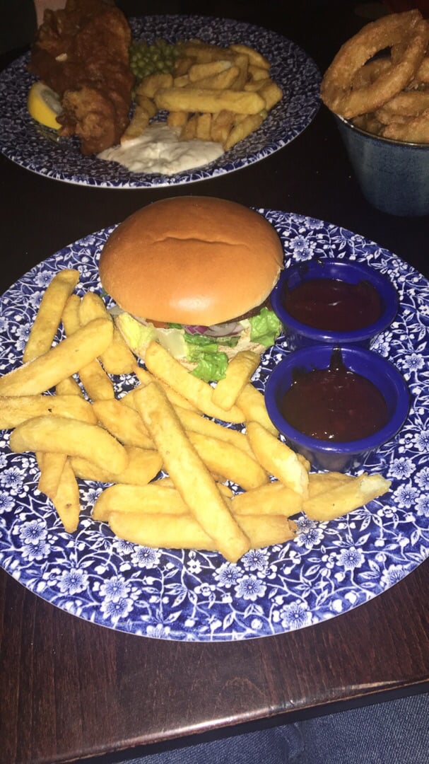 review photo of The Kirky Puffer - JD Wetherspoon Vegan Burger shared by @hannahkennedy on 06 Jan 2020 - review