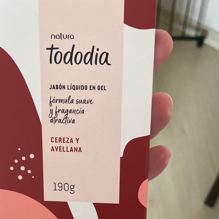review photo of Natura sabonete liquido cereja e avela shared by @taliki on 16 Apr 2022 - review
