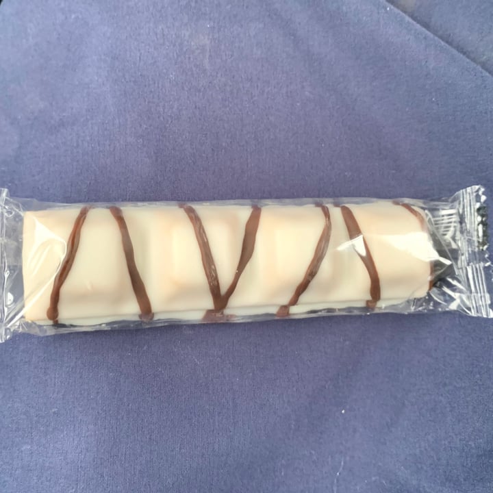 photo of LoveRaw Cre&m Wafer Bar White Choc shared by @vegpledge on  20 Aug 2021 - review