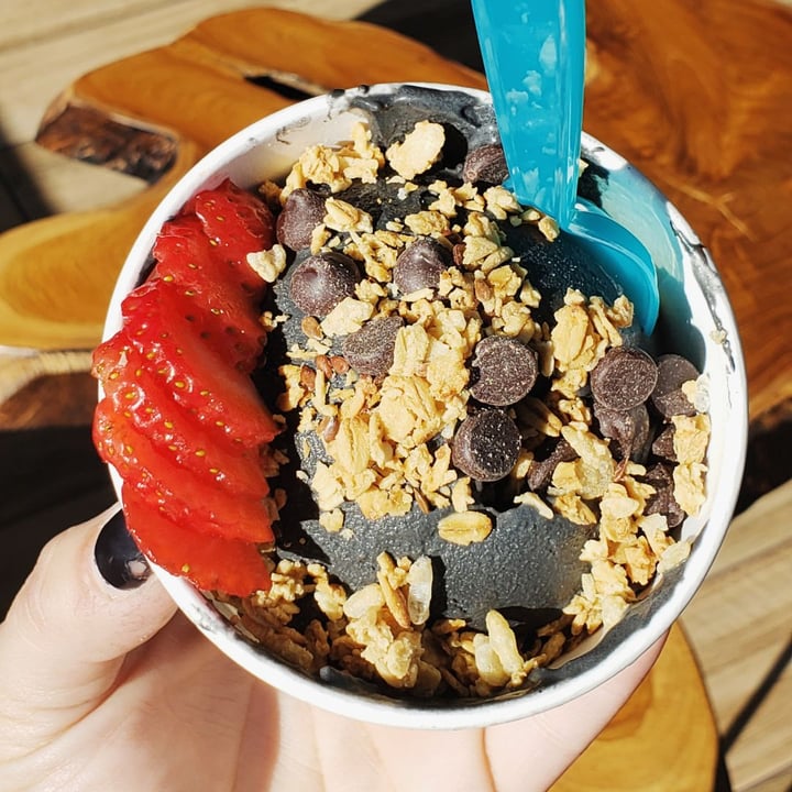photo of Nekter Juice Bar Vanilla Charcoal Skoop Ice cream shared by @stefgrill on  08 Sep 2018 - review