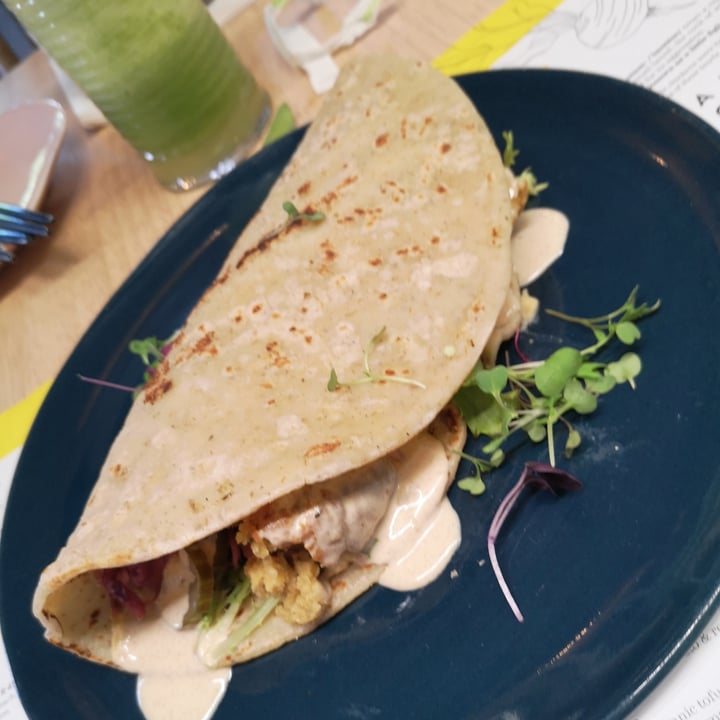 photo of Lexi's Healthy Eatery Shawarma-Style Falafel Wrap shared by @janco88 on  17 Oct 2020 - review