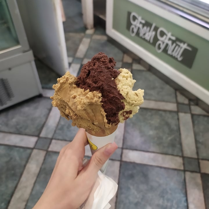 photo of Gelarmony Roma Gelato Vegan shared by @annarota00 on  20 Jun 2022 - review