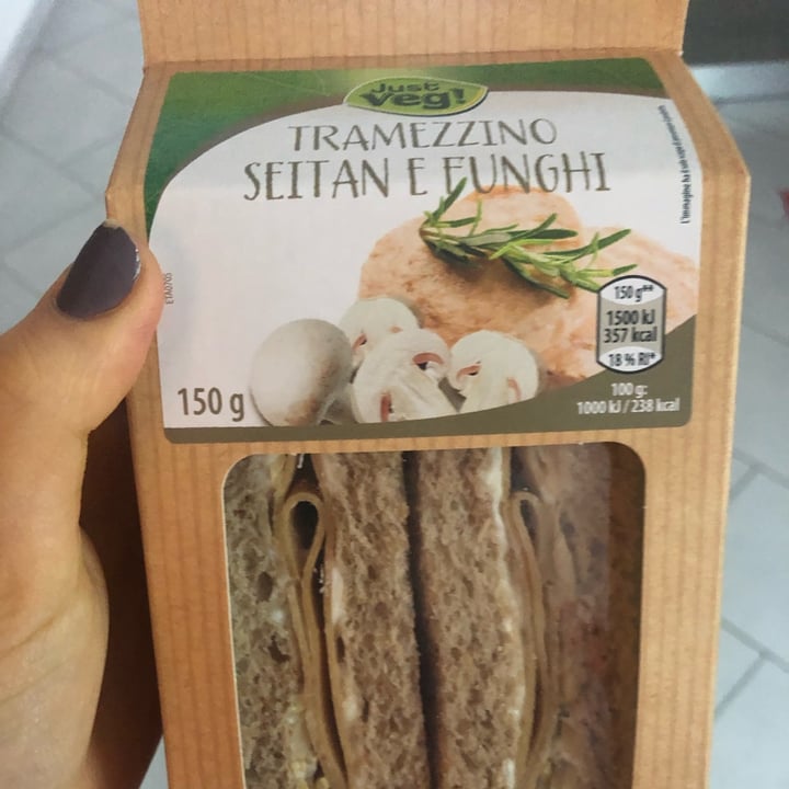 photo of Just Veg! (ALDI Italy) Tramezzino funghi e seitan shared by @giorgiar on  04 Apr 2022 - review