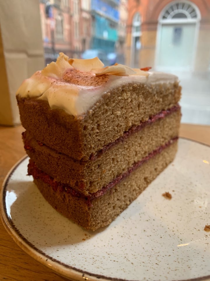 review photo of Deliciously Ella Sponge Cake shared by @cpicco on 05 Jan 2020 - review
