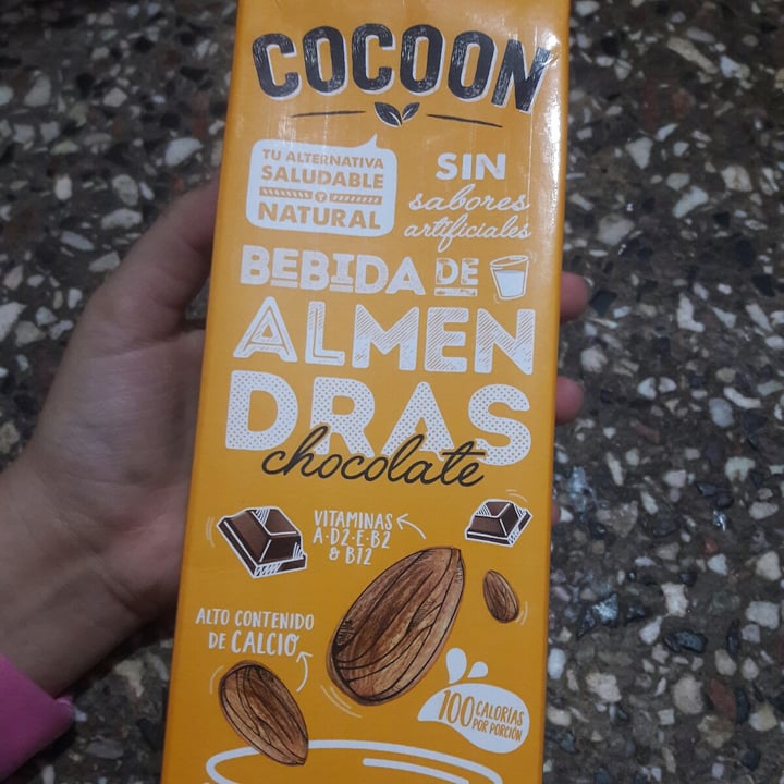 photo of Cocoon Bebida de Almendras sabor Chocolate shared by @veggimimi on  22 Jun 2020 - review
