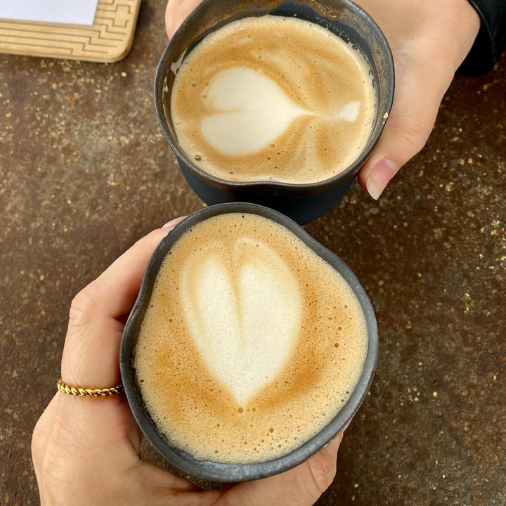 review photo of bos tanke coffee latte with oat milk shared by @lanastweet on 28 Sep 2022 - review
