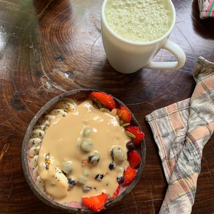 review photo of Raw Love Tropical Kiss Smoothie shared by @jviv98 on 07 Sep 2021 - review