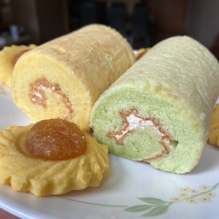 photo of Xin Yuan Vegetarian Food Trading Swiss Rolls And Pineapple Tarts shared by @vegan on  10 Aug 2020 - review