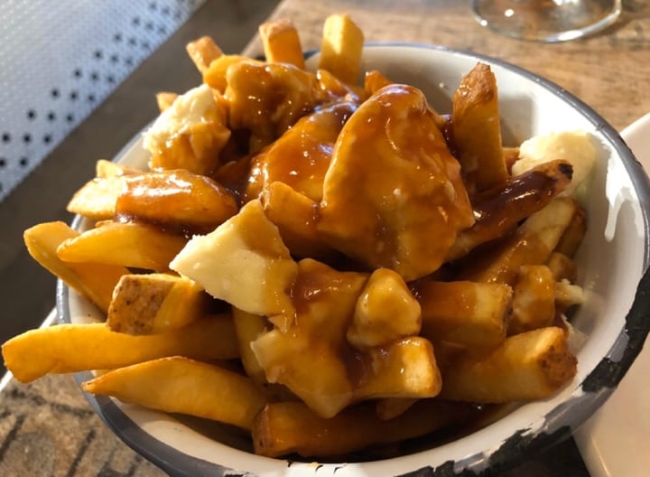 photo of Bread Meats Bread Vegan Poutine shared by @simplyhan on  04 Mar 2020 - review