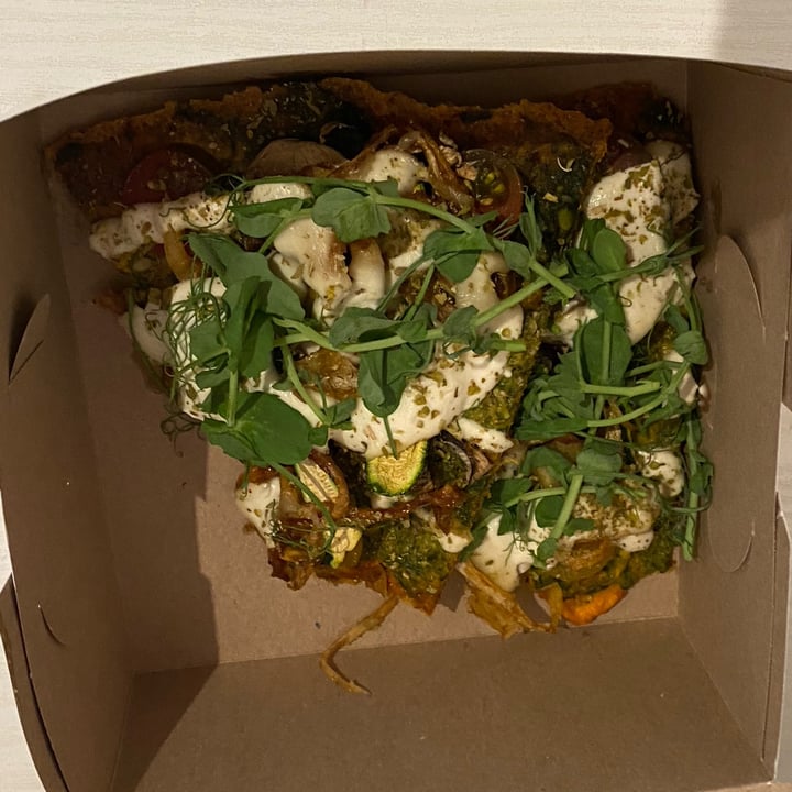 photo of Valeo Wholefoods Cafe Pesto And Mushroom Raw Pizza shared by @saveg on  17 Dec 2022 - review