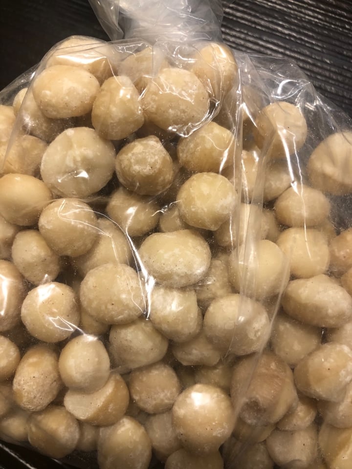 photo of בני בשוק לוינסקי אגוזי מקדמיה shared by @aditromano on  14 Feb 2020 - review