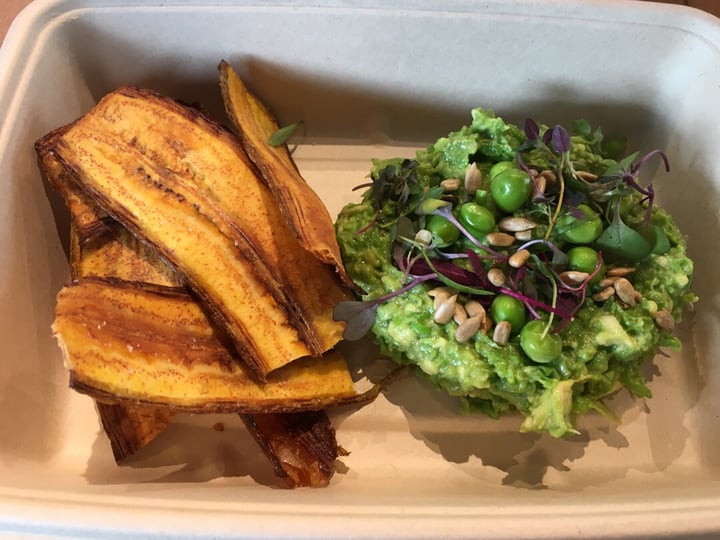 photo of Veggie Grill Spring pea guacamole shared by @veghui on  25 Mar 2019 - review