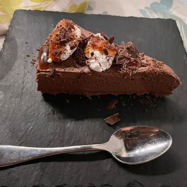 菜肴“Bavarese al cioccolato e caramello salato”的照片
