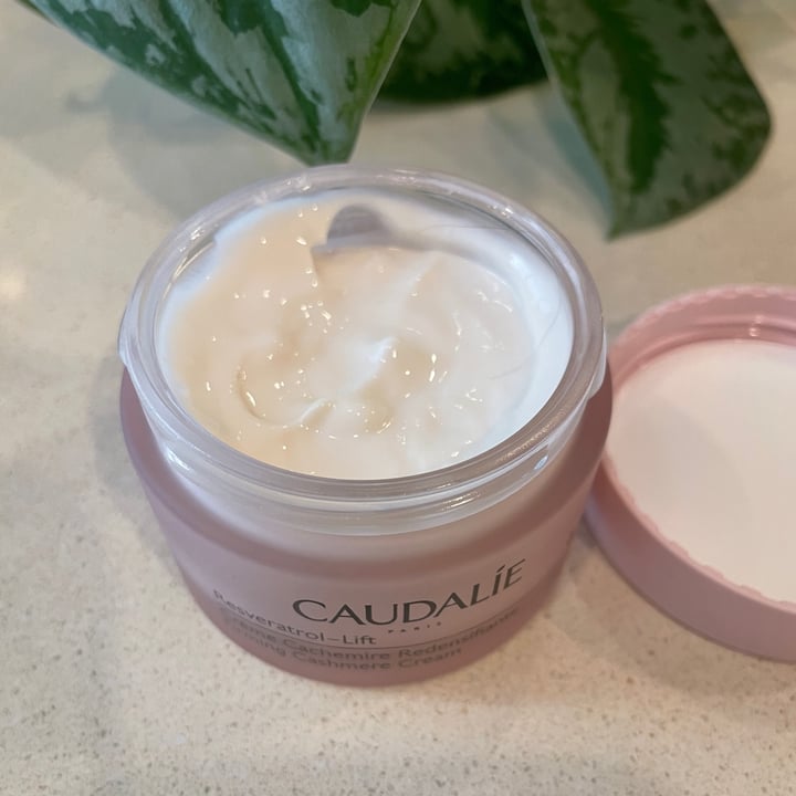 review photo of Caudalíe crema cachemire ridensificante shared by @jenniferj1s on 24 Aug 2022 - review