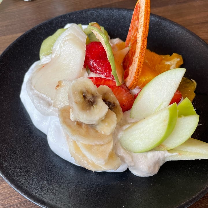 photo of Chimi Deli Cocina Natural Pavlova con textura de frutas shared by @caroesti on  18 Apr 2022 - review