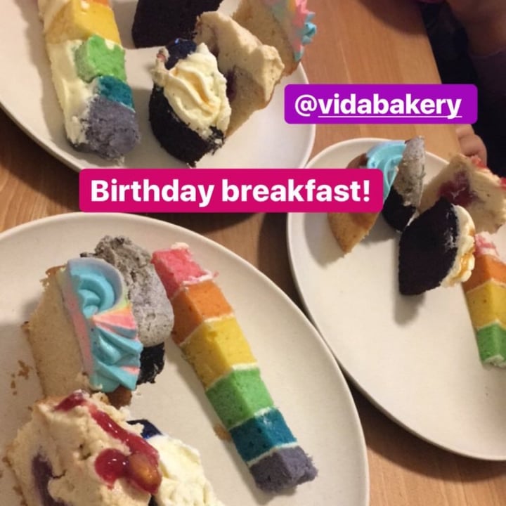 photo of Vida Bakery Rainbow Cake shared by @missnaiomi on  20 Sep 2021 - review