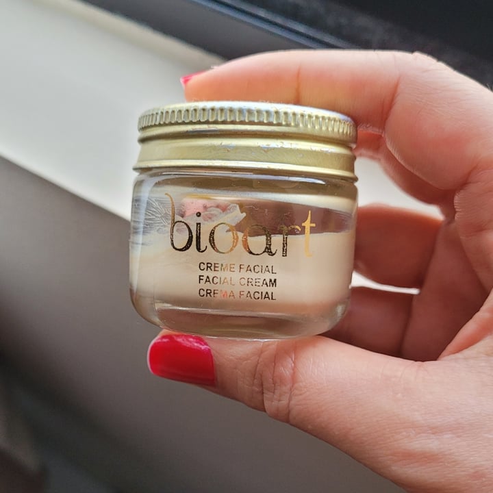 review photo of Bioart Creme Facial Iluminador shared by @reginacsb on 09 May 2022 - review