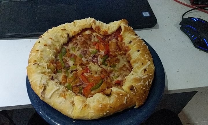 review photo of Chicago Town Tomato Stuffed Crust Takeaway Sticky Bbq Jackfruit Pizza shared by @nedludd on 05 Mar 2020 - review