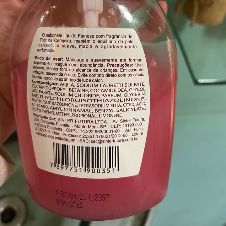 review photo of Farnese Creme de Banho sabonete liquido - flor de cerejeira shared by @kykanaiade on 07 Jul 2022 - review